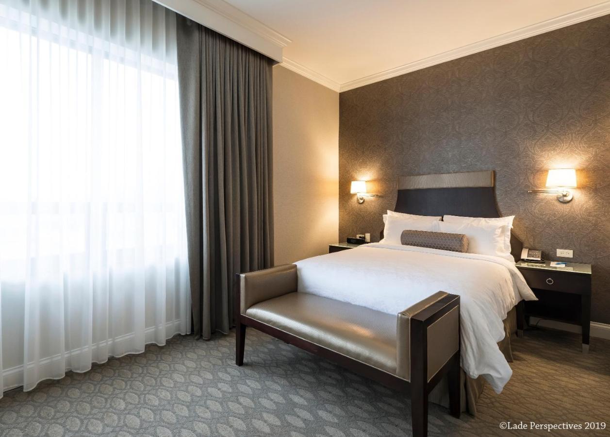La Banque Hotel Homewood Экстерьер фото