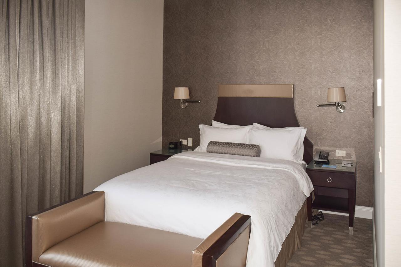 La Banque Hotel Homewood Экстерьер фото