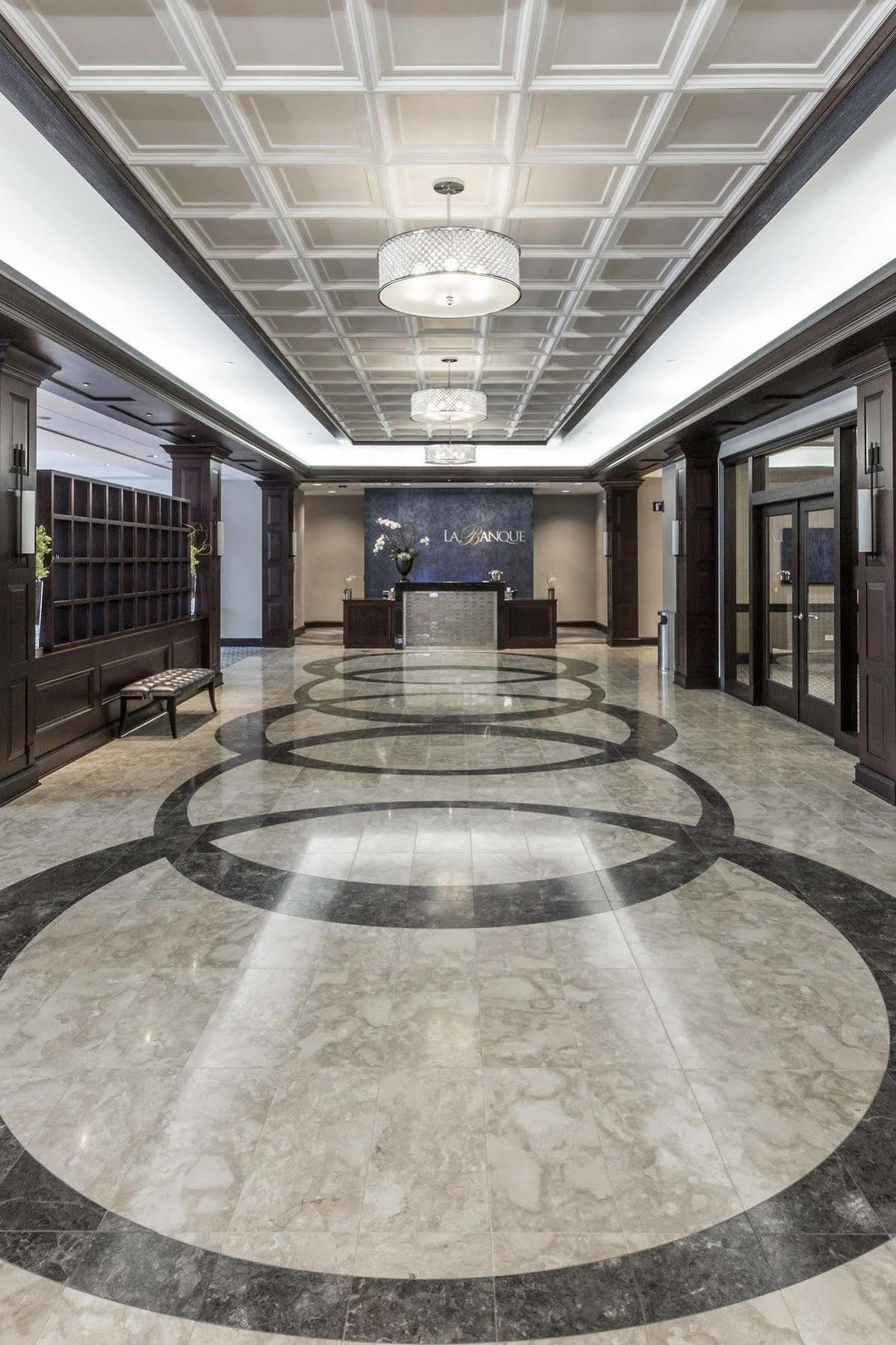 La Banque Hotel Homewood Экстерьер фото