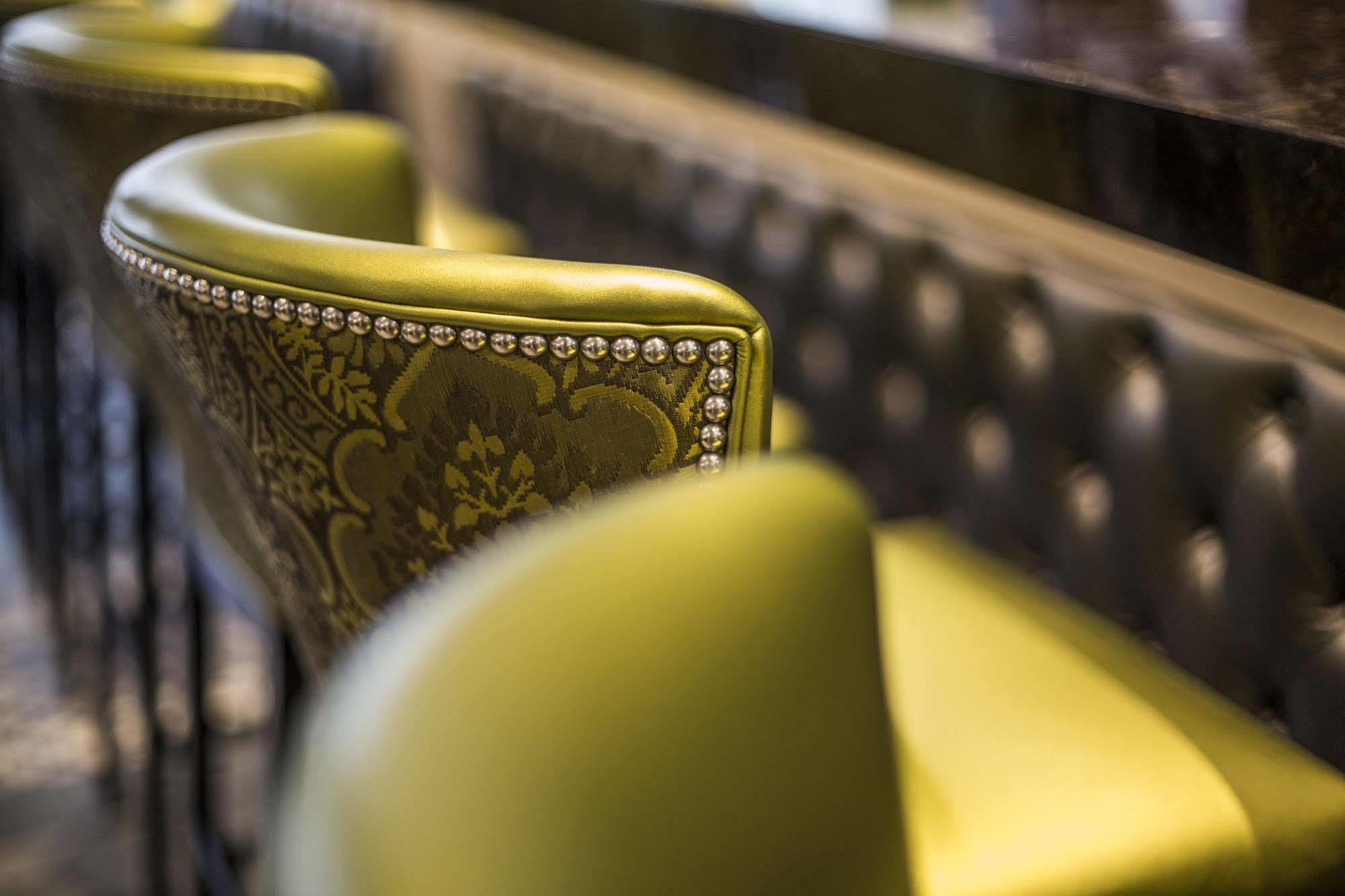 La Banque Hotel Homewood Экстерьер фото